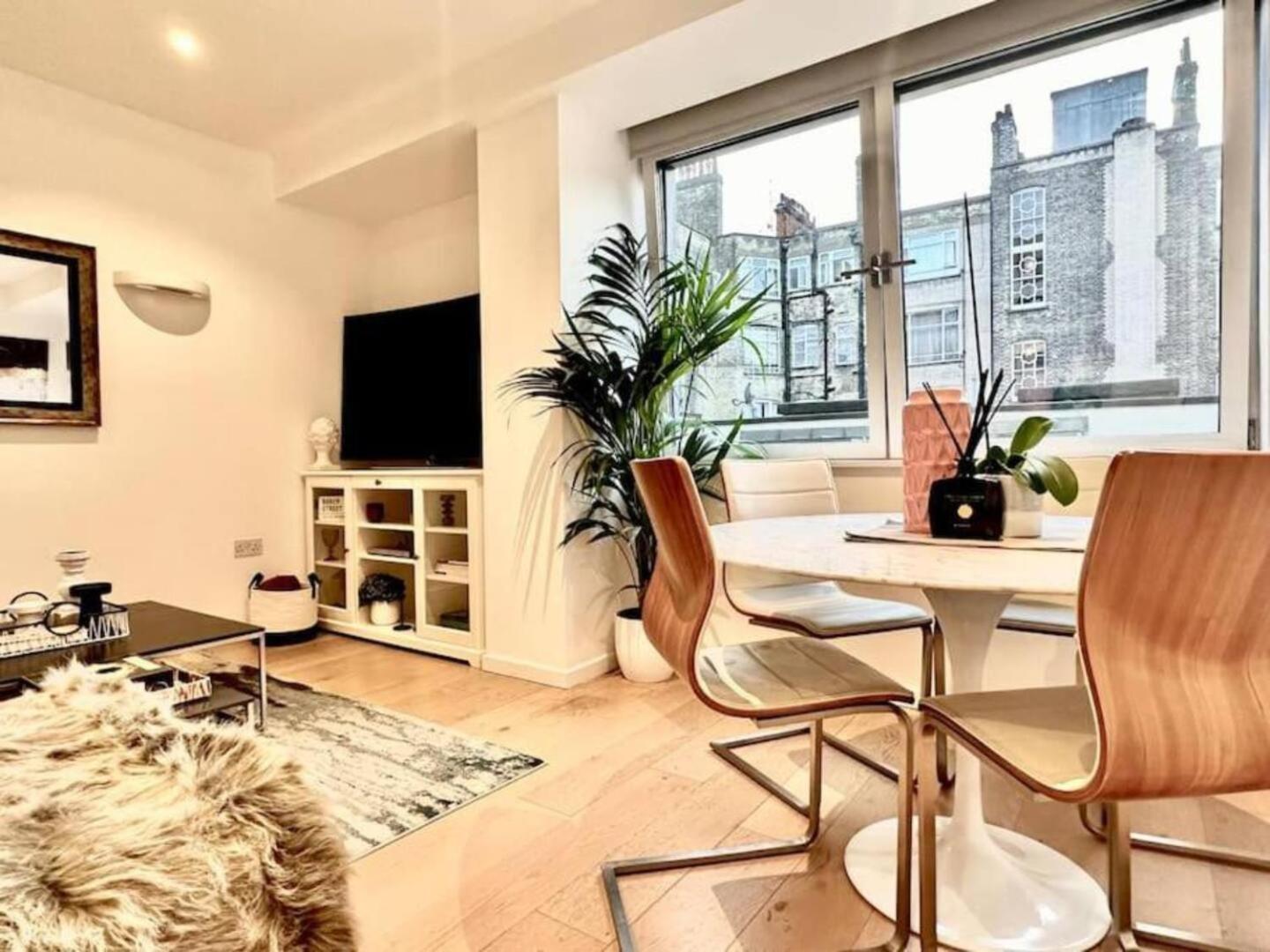 Luxury Two Bed On Baker St * Londra